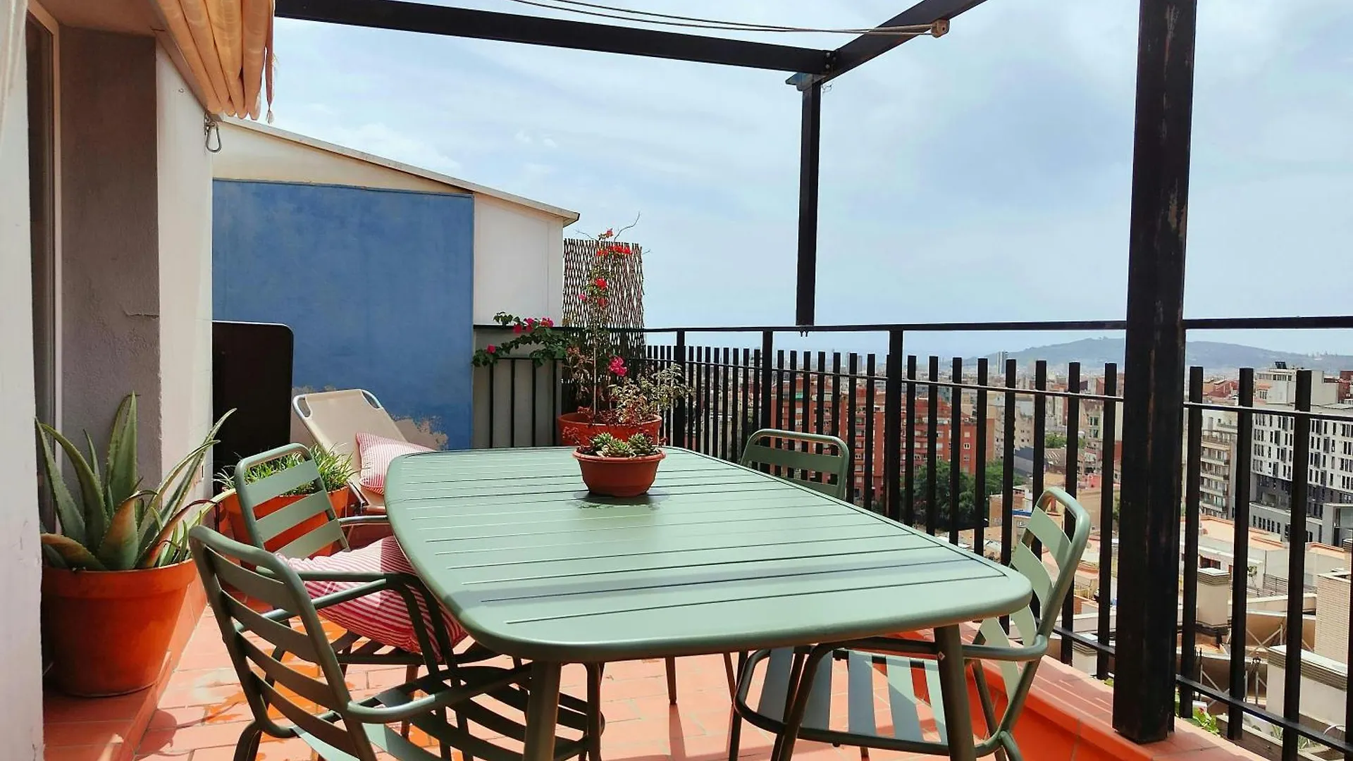 Apartment Amazing City Views & Terrace! Gracia - Parc Gueell Barcelona Spain