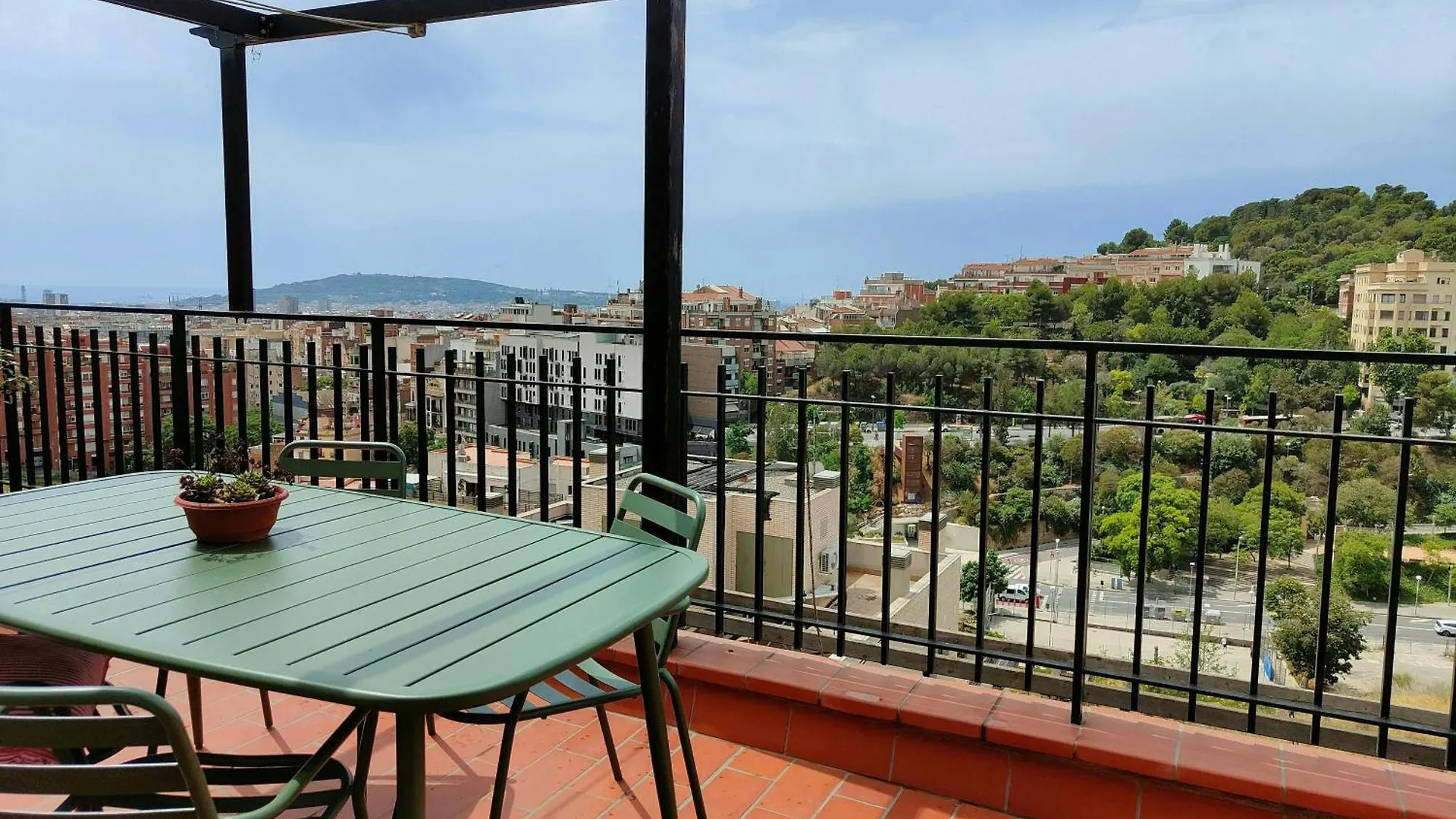 Apartment Amazing City Views & Terrace! Gracia - Parc Gueell Barcelona Spain